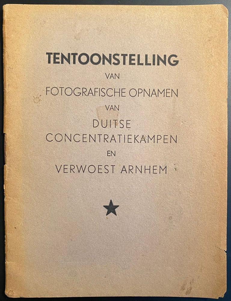 Item 9086. TENTOONSTELLING VAN FOTOGRAFISCHE OPNAMEN VAN DUITSE CONCENTRATIEKAMPEN EN VERWOEST ARNHEM.