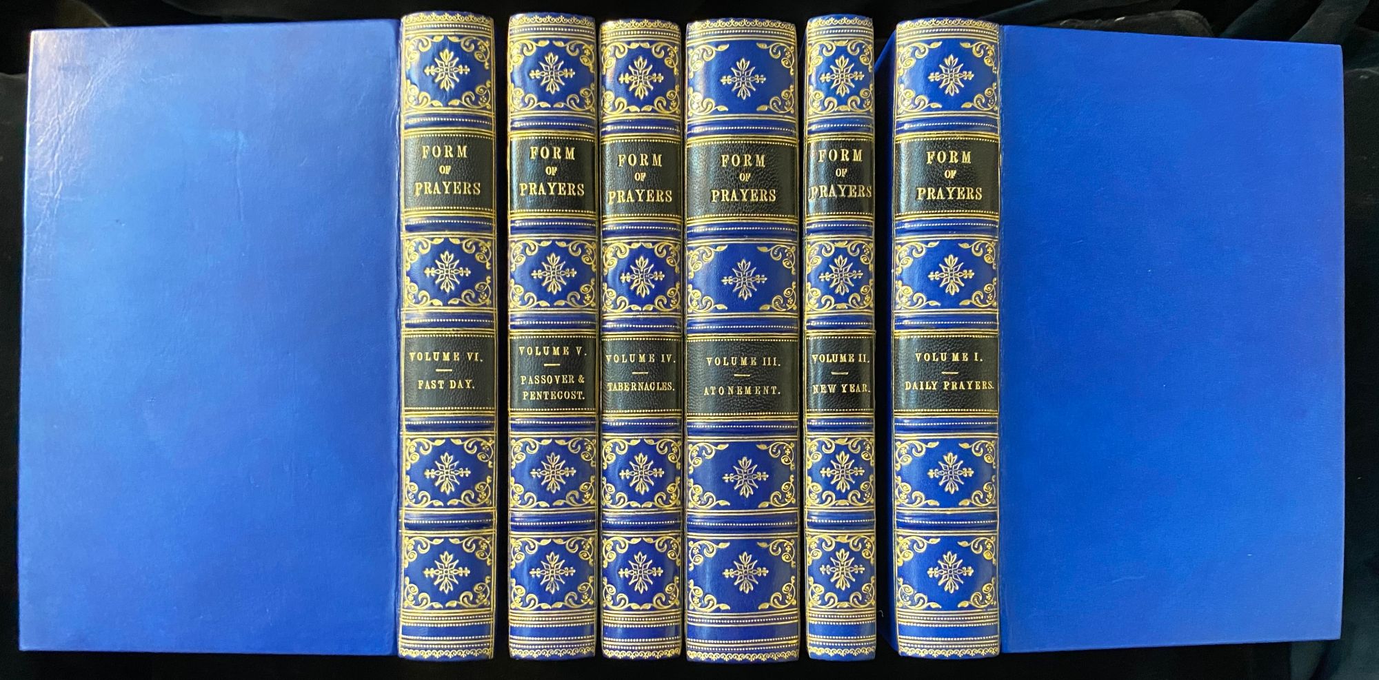SIDUR SIFTEI TSADIKIM. THE FORM OF PRAYERS ACCORDING TO THE CUSTOM OF THE  SPANISH AND PORTUGUESE JEWS. COMPLETE SET IN SIX VOLUMES סדור שפתי